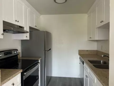 3649 Monon St, Los Angeles, CA 90027