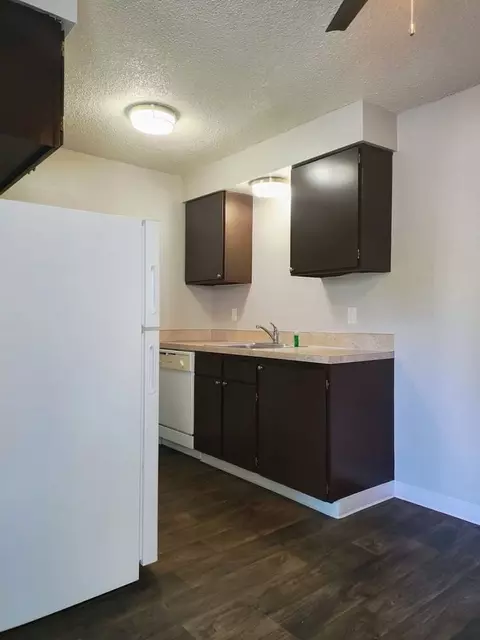 17455 SE Washington Ct, Portland, OR 97233