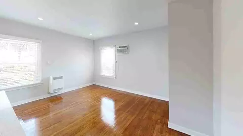 1016 N Heliotrope Dr, Los Angeles, CA 90029