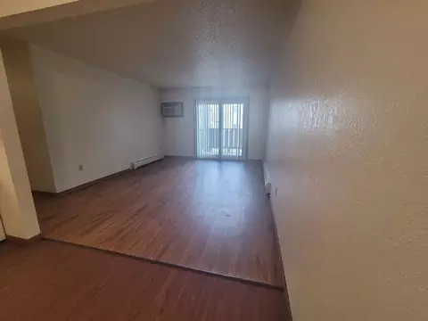 1156 21st St W, Dickinson, ND 58601