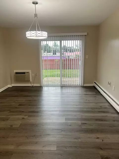 23142318 232223262330-glendale Ter, Huntington, VA 22303