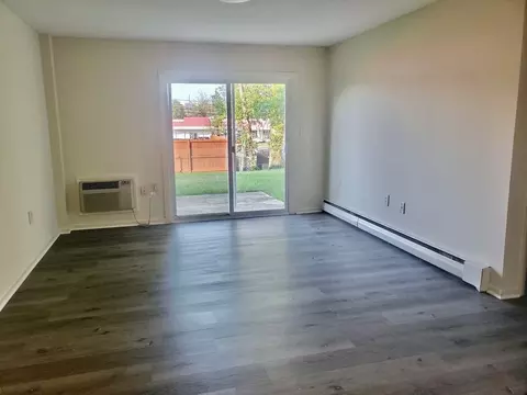 23142318 232223262330-glendale Ter, Huntington, VA 22303