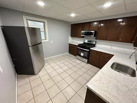 67 Boutwell St, Fall River, MA 02723