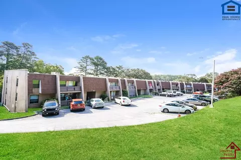 915 S Seminole Dr, East Ridge, TN 37412
