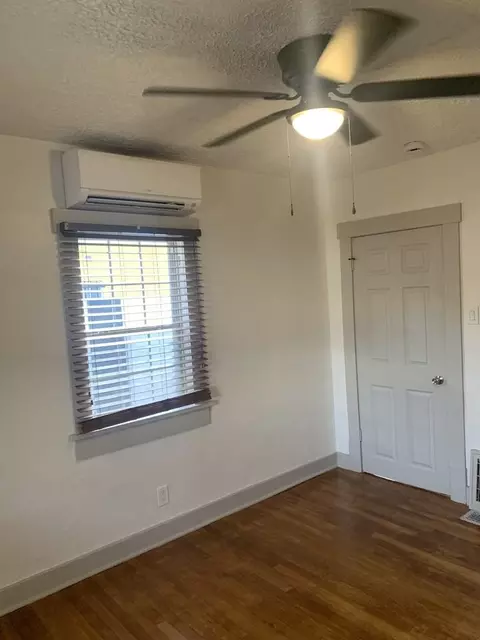 114 Elm St NE, Albuquerque, NM 87102
