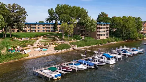 4177 Shoreline Dr, Spring Park, MN 55384 photo 2