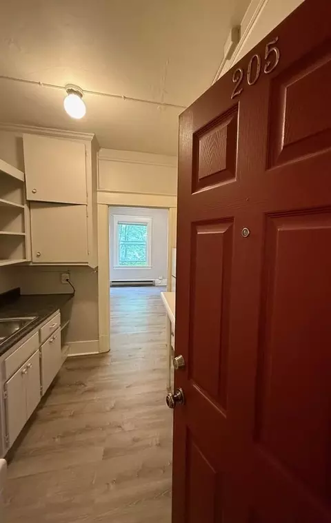 725 E Pike St, Seattle, WA 98122 photo 3