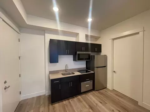 5980 E Burnside St, Portland, OR 97215