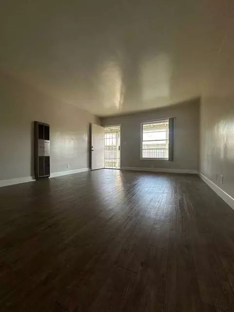 116 S Orange Ave, Santa Ana, CA 92701