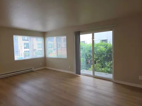210 10th Ave E, Seattle, WA 98102