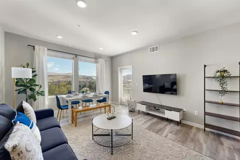 375 Harbour Cove Dr, Sparks, NV 89434