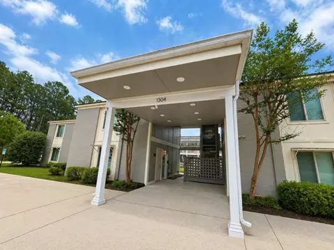 1304 Elliott Dr, Oxford, MS 38655