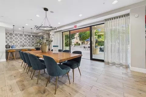 9733 Topanga Canyon Blvd, Chatsworth, CA 91311