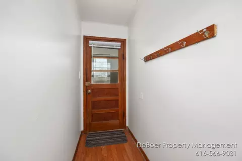 1621 Lakeshore Dr, Muskegon, MI 49441