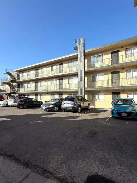 1530 6th Ave, Oakland, CA 94606