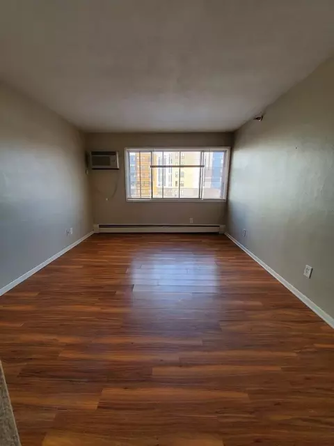 815 13th Ave SE, Minneapolis, MN 55414