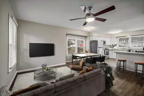 100 Regent Pl, Chapel Hill, NC 27514