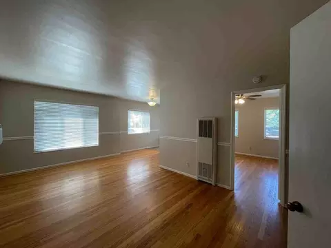 5488 5492 Carlson Dr, Sacramento, CA 95819