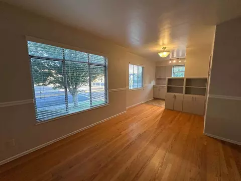 5488 5492 Carlson Dr, Sacramento, CA 95819