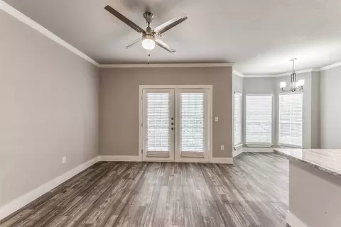 9701 Meyer Forest Dr, Houston, TX 77096 photo 15