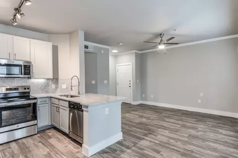 9701 Meyer Forest Dr, Houston, TX 77096 photo 10