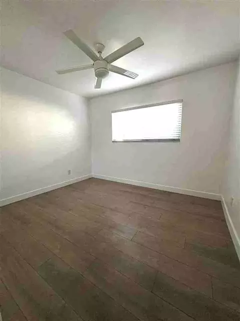 445 Rose Ave, Long Beach, CA 90802 photo 5