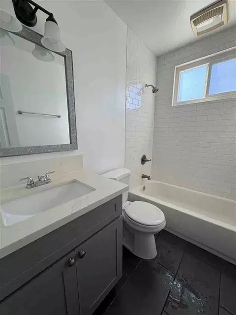 445 Rose Ave, Long Beach, CA 90802 photo 8