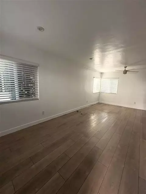 445 Rose Ave, Long Beach, CA 90802 photo 2