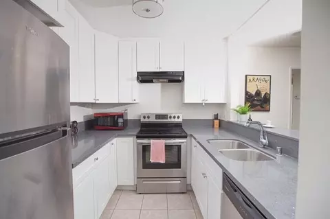 12325 Chandler Blvd, Los Angeles, CA 91607