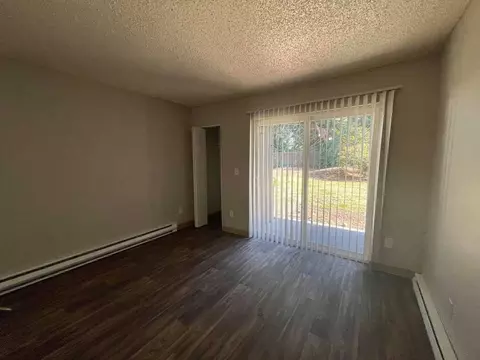 12450 SE Powell Ct, Portland, OR 97236 photo 2