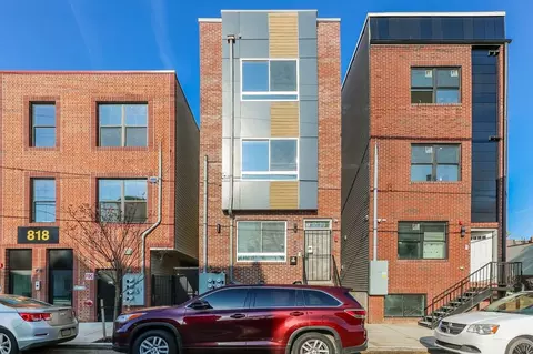 820 N 40th St, Philadelphia, PA 19104