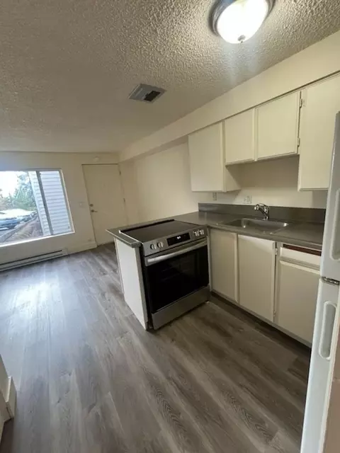 1777 Maple St, West Linn, OR 97068
