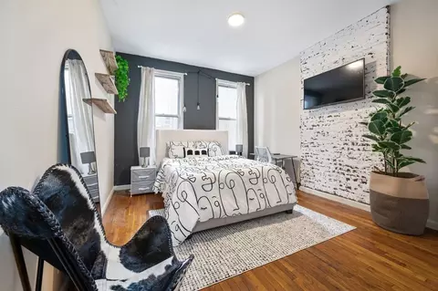 1762 2nd Ave, New York, NY 10128