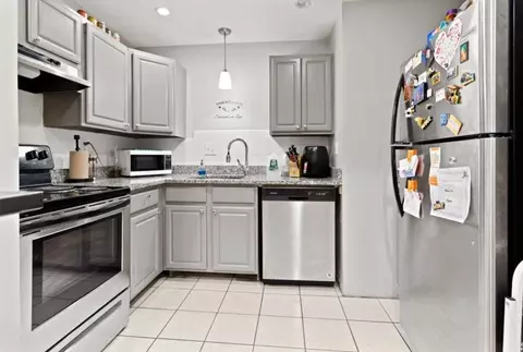 70 Lafayette Ave, Chelsea, MA 02150