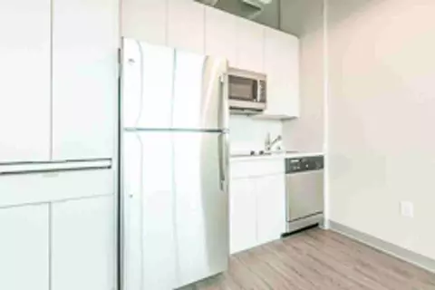 735 W Wisconsin Ave, Milwaukee, WI 53233