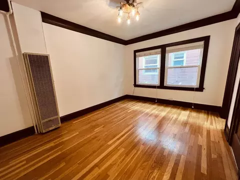 3046 NE Holladay St, Portland, OR 97232