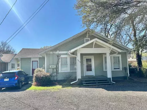 2613 N Elm St, Denton, TX 76201