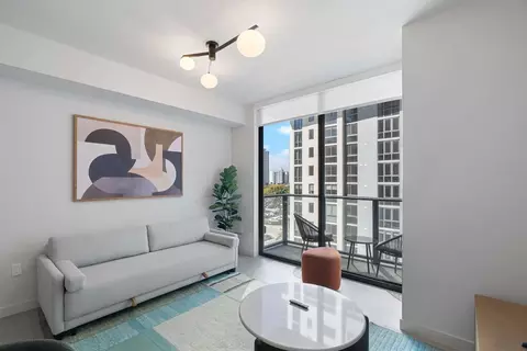 11 NE 6th St, Miami, FL 33132