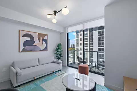11 NE 6th St, Miami, FL 33132