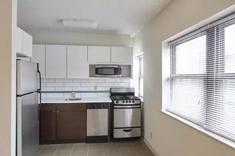 3425 Locust St, Kansas City, MO 64109