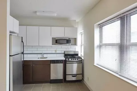 3425 Locust St, Kansas City, MO 64109