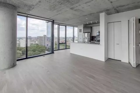 2111 S Wabash Ave, Chicago, IL 60616 photo 2