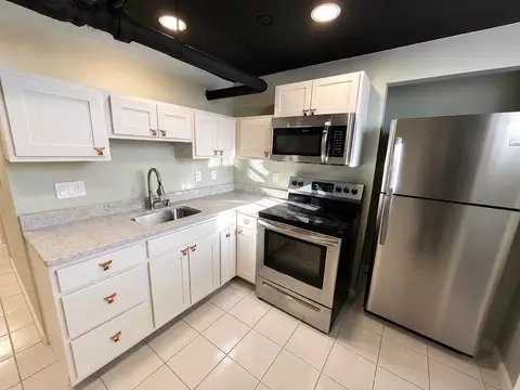 800 W Huron St, Ann Arbor, MI 48103