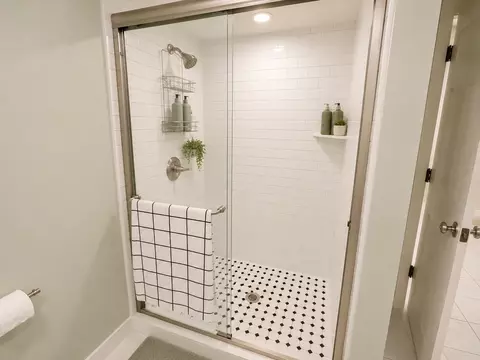 800 W Huron St, Ann Arbor, MI 48103 photo 4