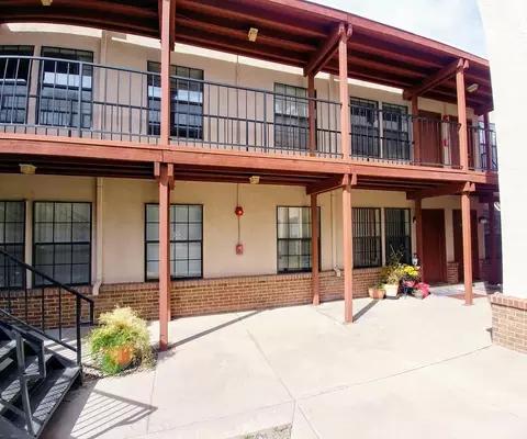 1021 Coal Ave SW, Albuquerque, NM 87102