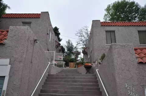 3265 Descanso Dr, Los Angeles, CA 90026