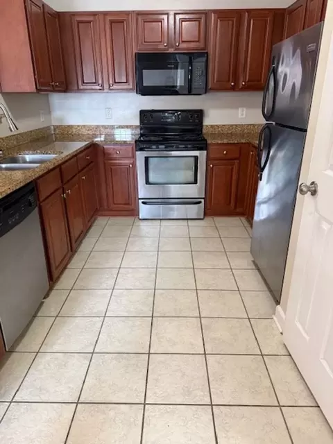 190 Valencia Dr, Jacksonville, NC 28546