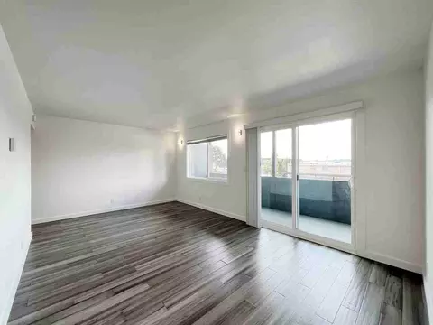 430 Lake St S, Kirkland, WA 98033