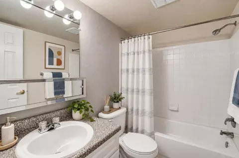 1801 Hampshire Green Ln, Silver Spring, MD 20903 photo 9