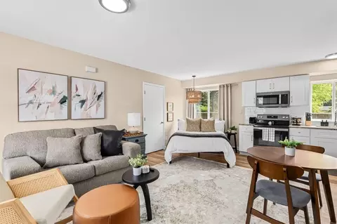 Mesle St, Roseville, MI 48066